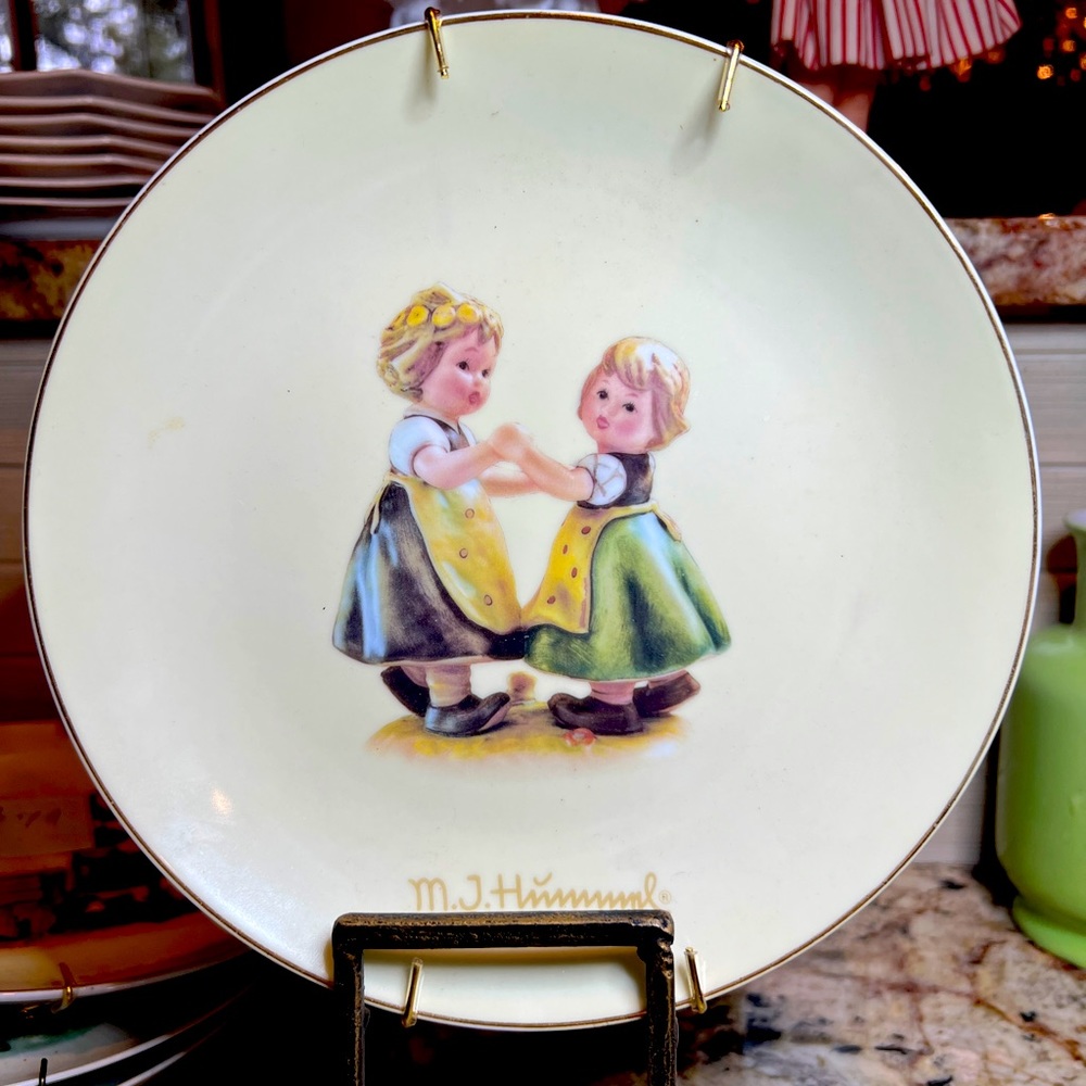MJ Hummel Decorative Collectors Plate 8”